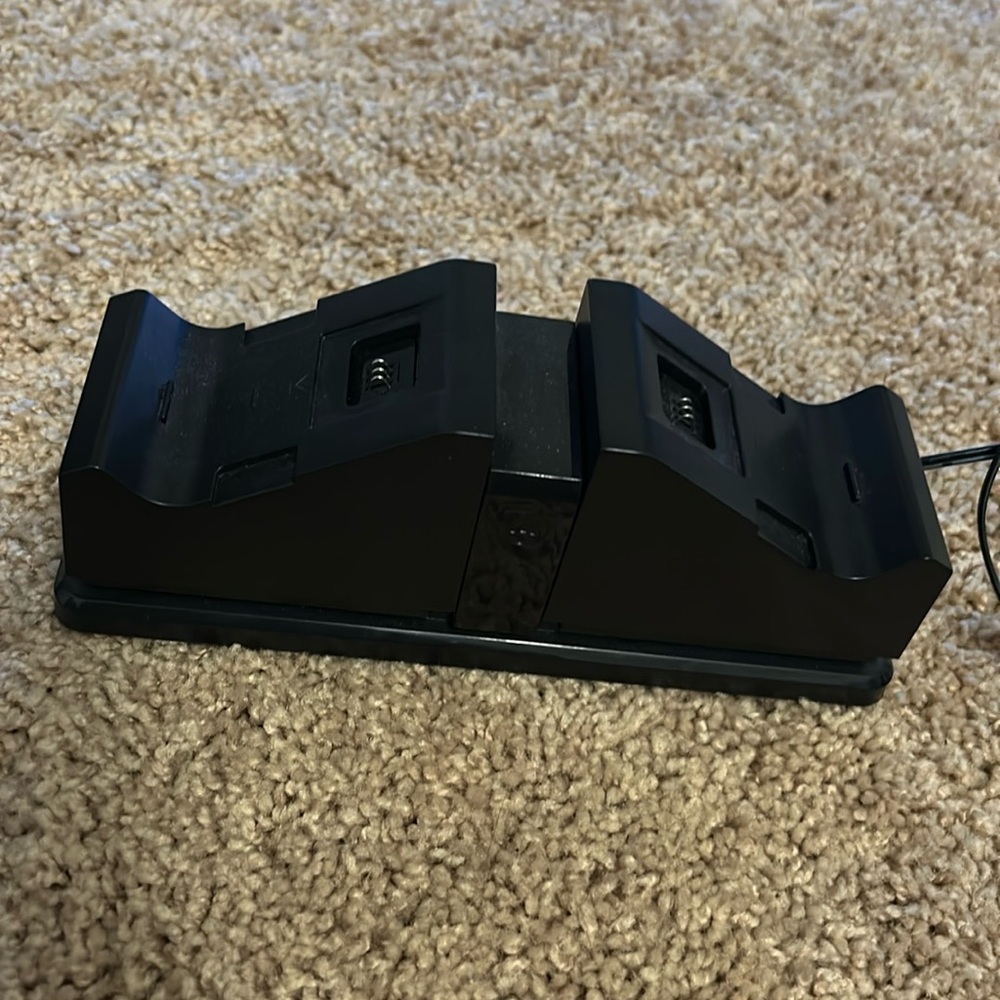 Xbox controller charger and holder